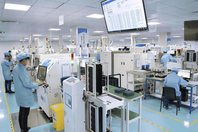 5 производственных линий SMT (технология поверхностного монтажа)